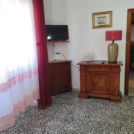 A Con Giardino Privato E Posto Auto * Telti