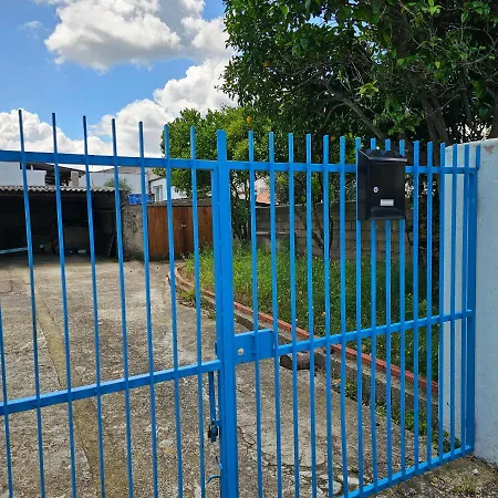 A Con Giardino Privato E Posto Auto Apartment