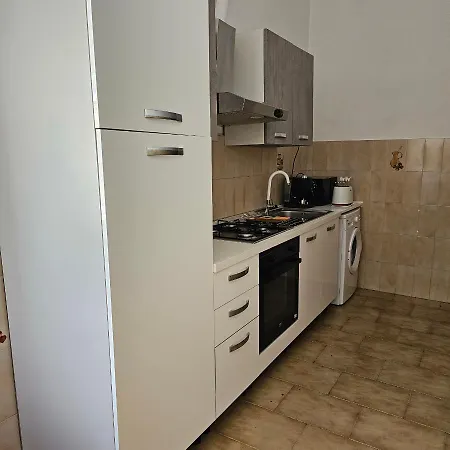 A Con Giardino Privato E Posto Auto Apartment